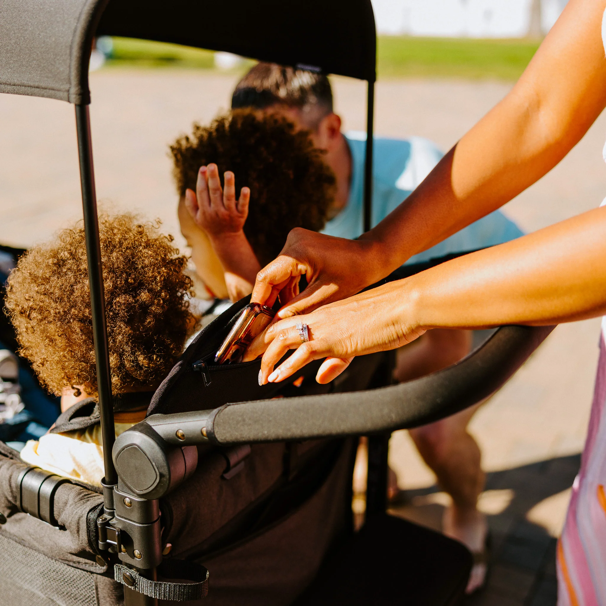 W4 Elite Stroller Wagon (4 Seater) - Image 8