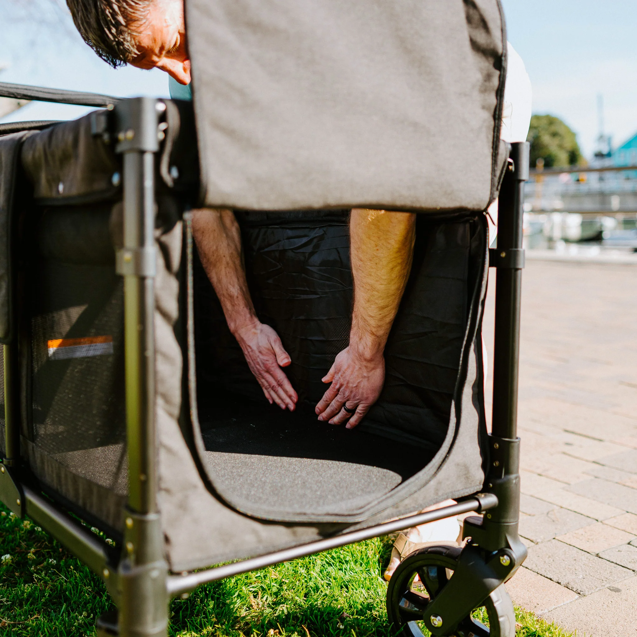 W4 Elite Stroller Wagon (4 Seater) - Image 9